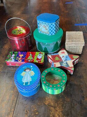 Lot of 8 Christmas Tins/Straw Box/Round Plastic & Cardboard Boxes, Cookies/Gifts